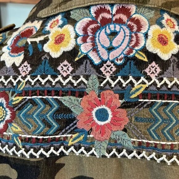 Johnny Was Raquel embroidered camo print drawstring waist corduroy jacket, S! - Picture 9 of 11